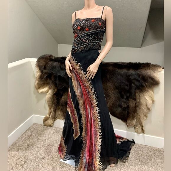 Stunning Silk Jacquard Floral Sleeveless Evening Dress with Exquisite Beading - Picture 5 of 16